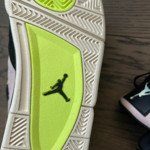 Jordan 4 pink new no box womens 6.5-7 - Picture 7 of 10